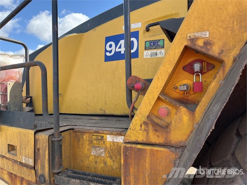 Komatsu HM400-3M0 Csuklósdömperek