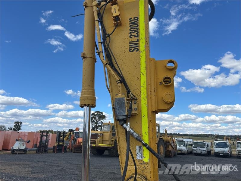 Komatsu PC200LC-8M0 Crawler excavators