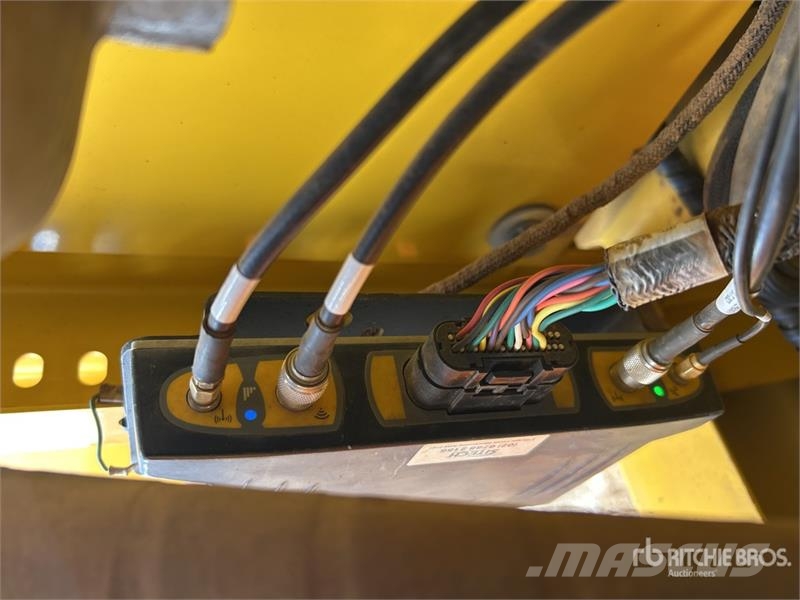 Komatsu PC200LC-8M0 Crawler excavators