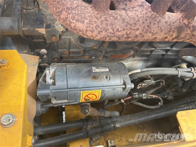 Komatsu PC200LC-8M0 Crawler excavators