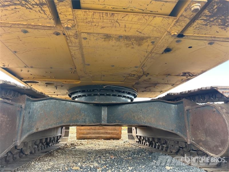 Komatsu PC200LC-8M0 Crawler excavators