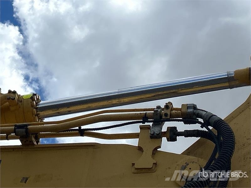 Komatsu PC200LC-8M0 Crawler excavators