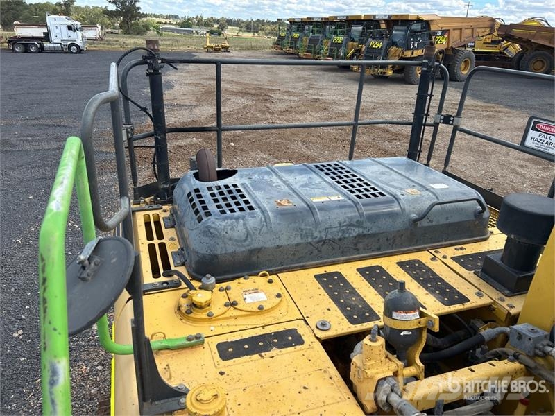 Komatsu PC200LC-8M0 Crawler excavators