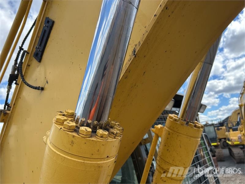 Komatsu PC200LC-8M0 Crawler excavators