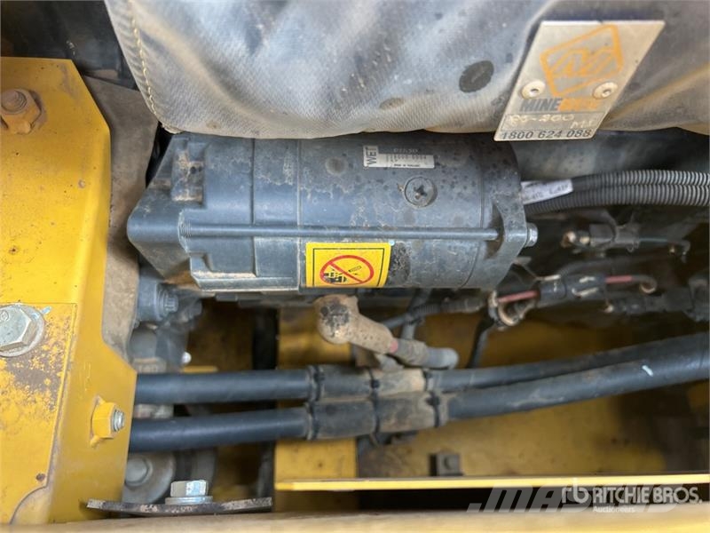 Komatsu PC200LC-8M0 Crawler excavators
