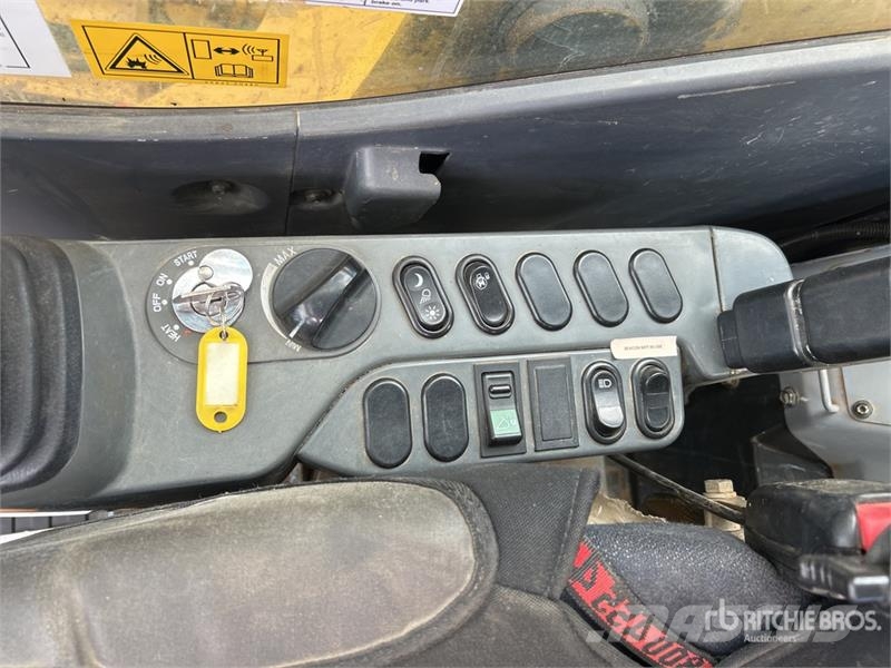 Komatsu PC200LC-8M0 Crawler excavators