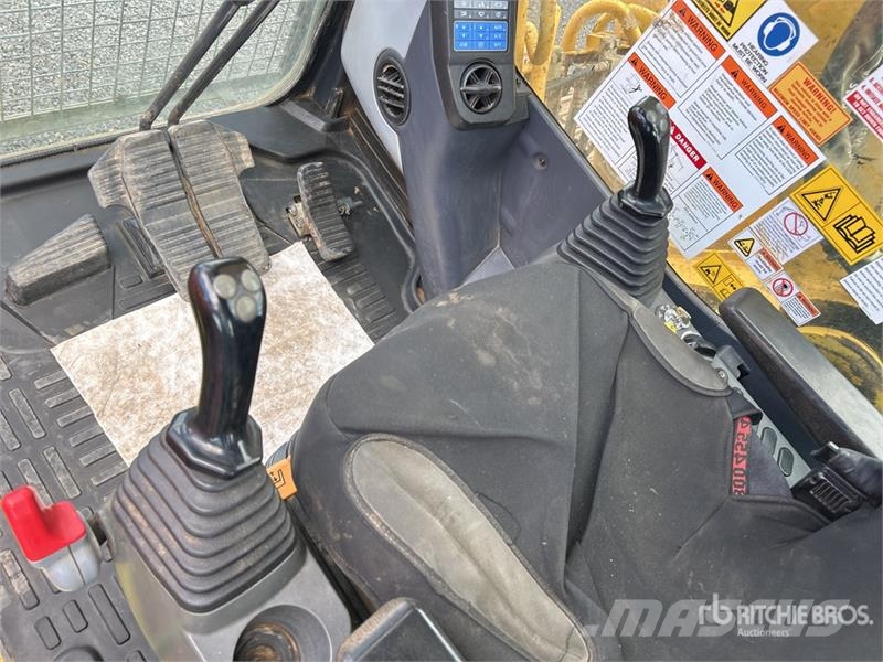 Komatsu PC200LC-8M0 Crawler excavators