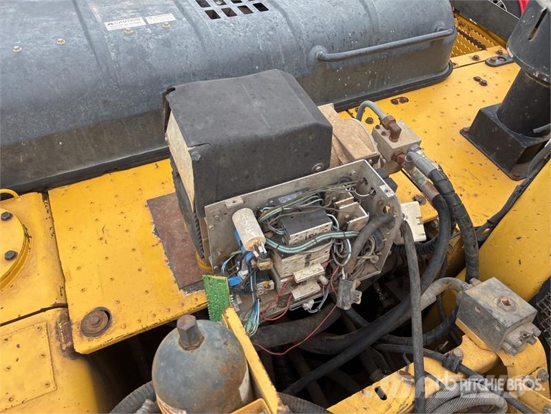 Komatsu PC220LC-8 Tracked Excavator Crawler excavators
