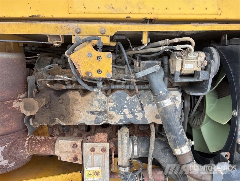 Komatsu PC220LC-8 Tracked Excavator Crawler excavators