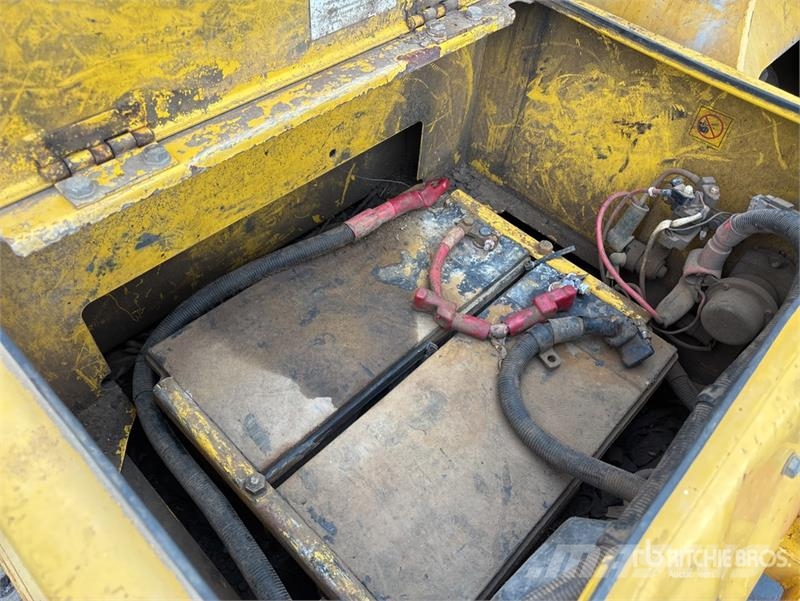 Komatsu PC220LC8 Tracked Excavator Crawler excavators