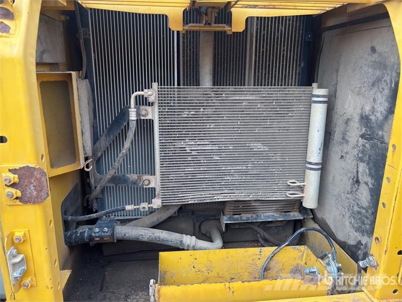 Komatsu PC220LC8 Tracked Excavator Crawler excavators