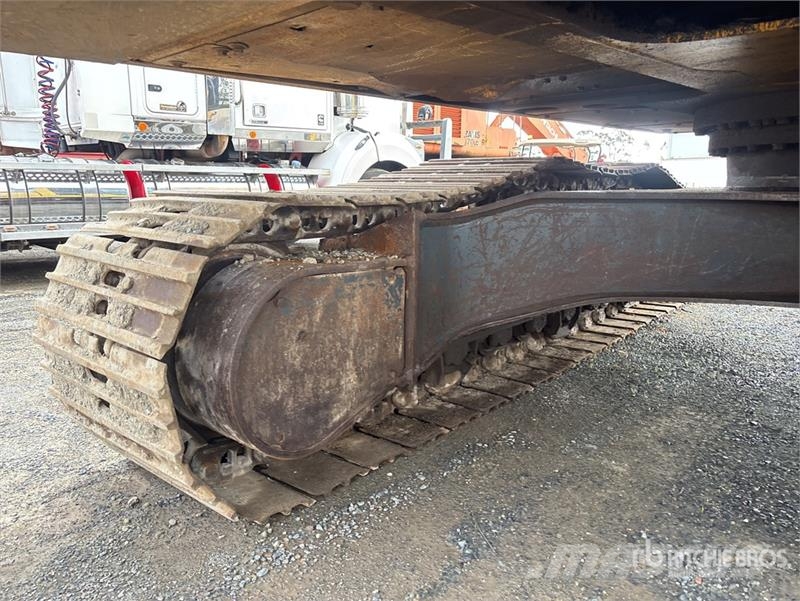 Komatsu PC220LC8 Tracked Excavator Crawler excavators