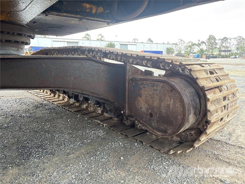 Komatsu PC220LC8 Tracked Excavator Crawler excavators