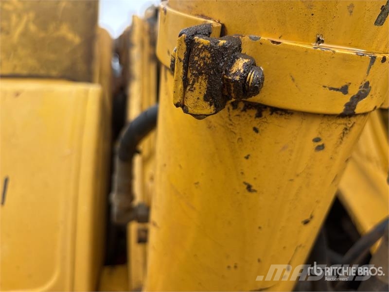 Komatsu PC220LC8 Tracked Excavator Crawler excavators