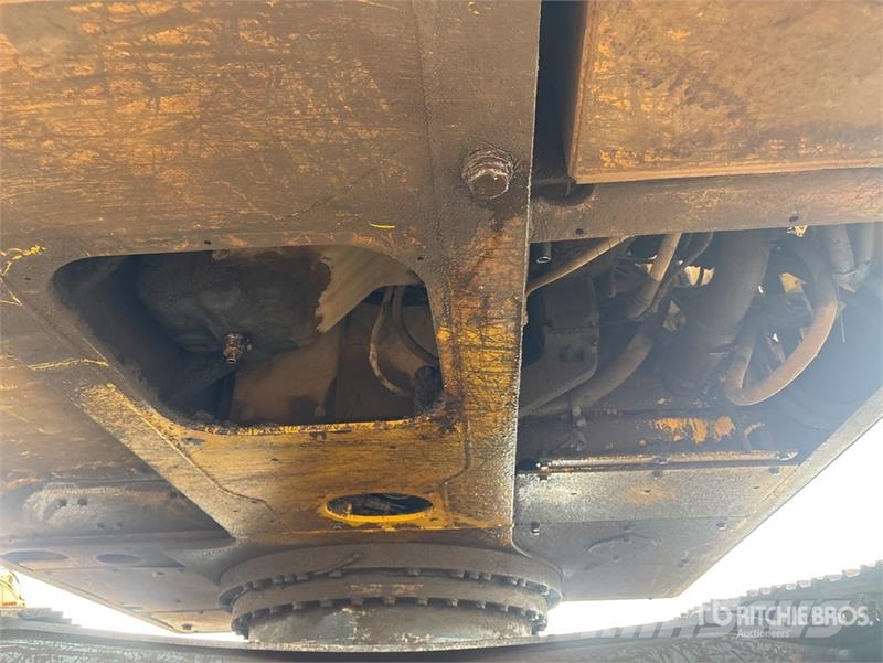 Komatsu PC220LC8 Tracked Excavator Crawler excavators