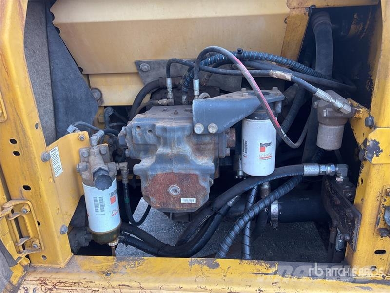 Komatsu PC220LC8 Tracked Excavator Crawler excavators