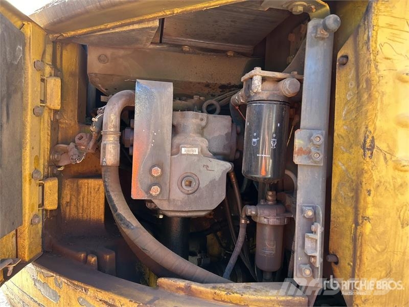 Komatsu PC228US-3NO Tracked Excavator Crawler excavators
