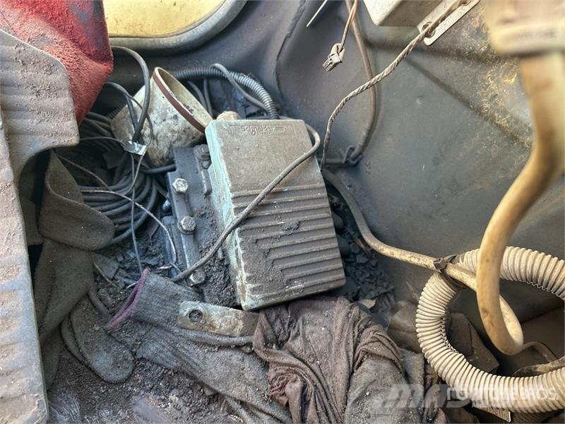 Komatsu PC228US-3NO Tracked Excavator Crawler excavators