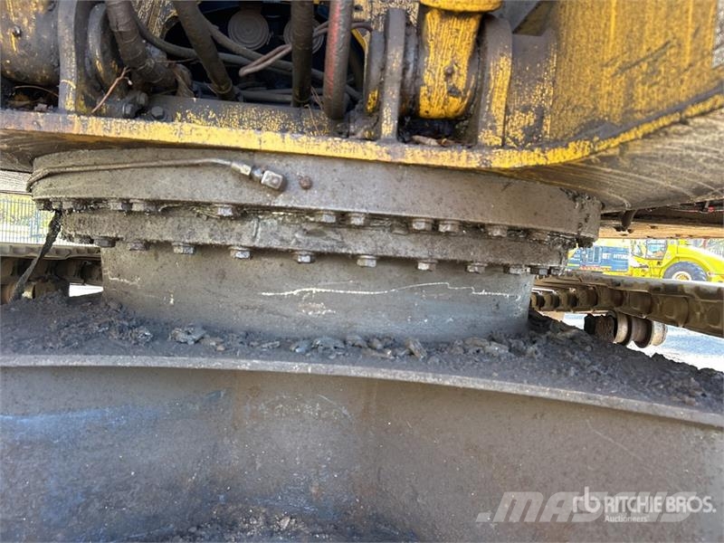 Komatsu PC228US-3NO Tracked Excavator Crawler excavators
