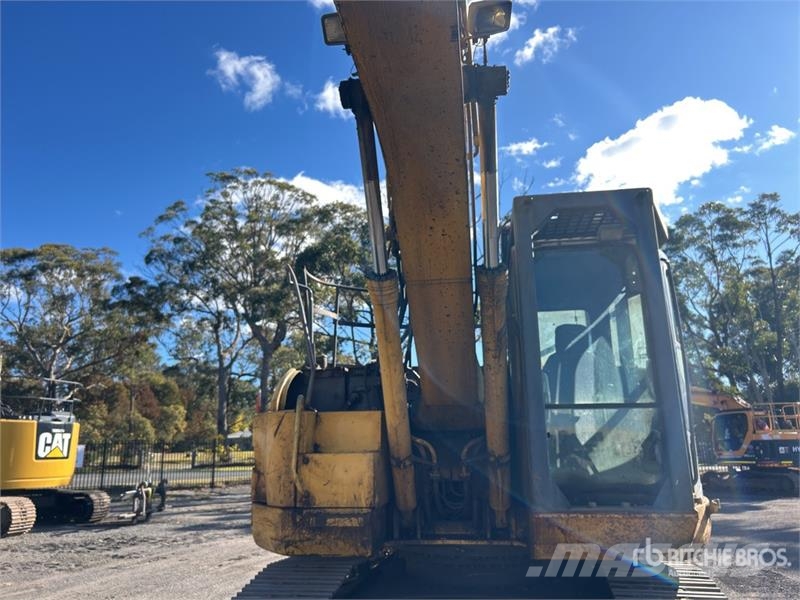 Komatsu PC228US-3NO Tracked Excavator Crawler excavators