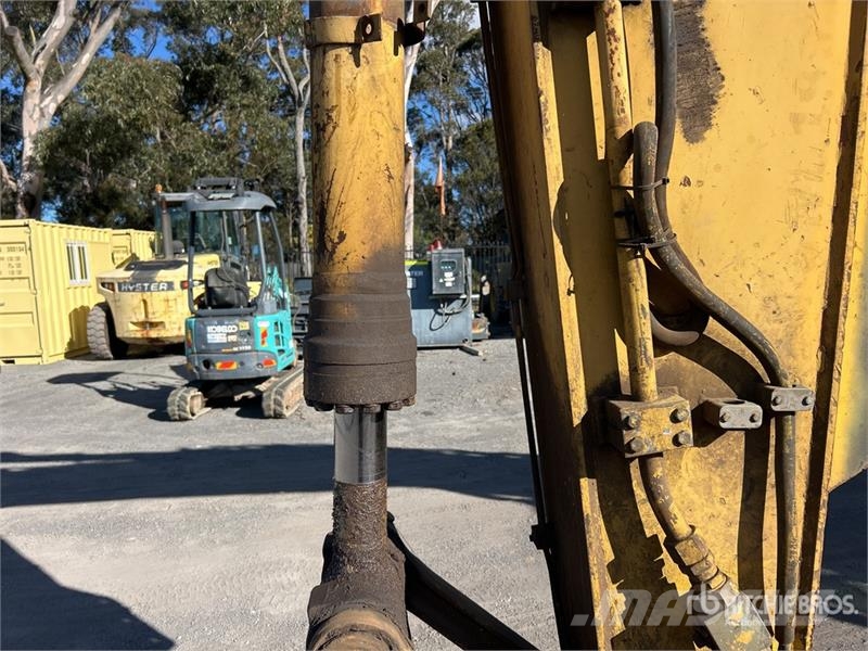 Komatsu PC228US-3NO Tracked Excavator Crawler excavators