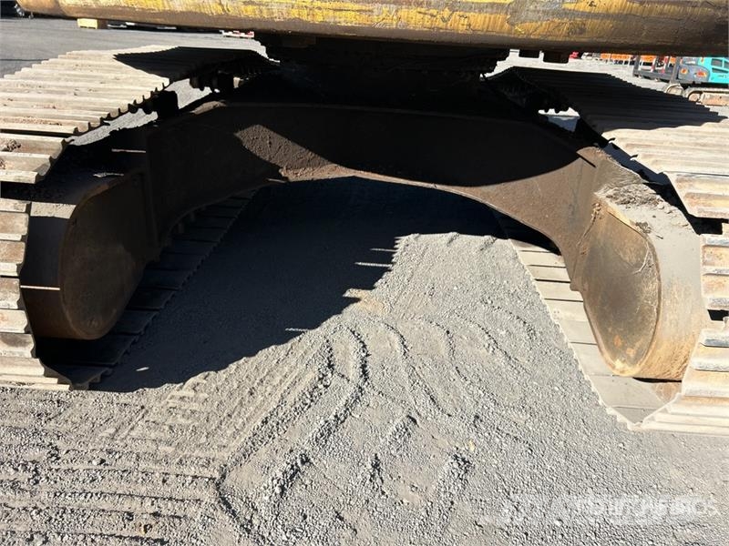 Komatsu PC228US-3NO Tracked Excavator Crawler excavators