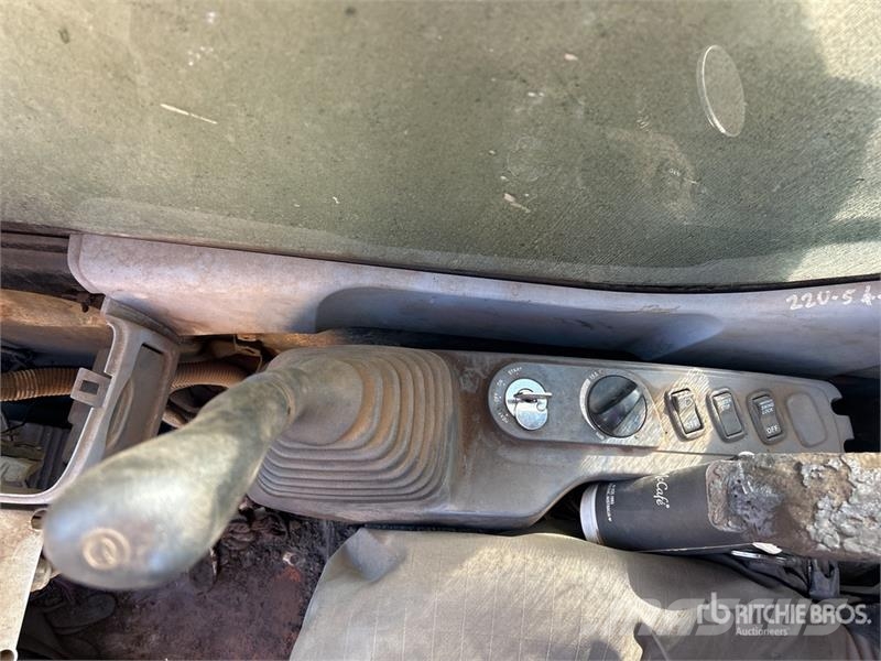 Komatsu PC228US-3NO Tracked Excavator Crawler excavators