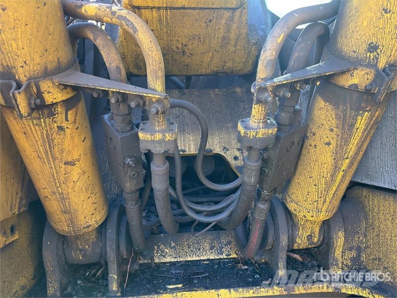 Komatsu PC228US-3NO Tracked Excavator Crawler excavators