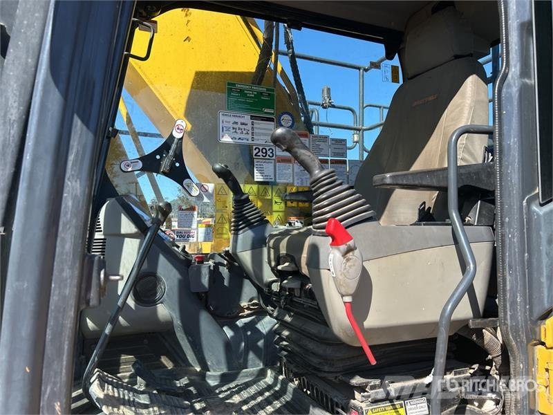 Komatsu PC240LC-11 Tracked Excavator Bagri goseničarji