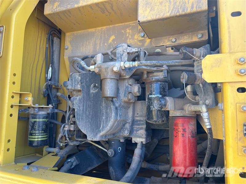 Komatsu PC240LC-11 Tracked Excavator Bagri goseničarji