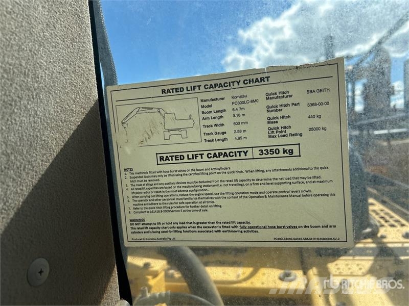Komatsu PC300LC-8M0 Tracked Excavator Lánctalpas kotrók