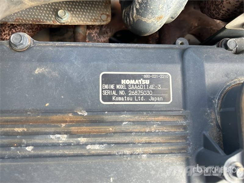 Komatsu PC300LC-8M0 Tracked Excavator Roomikekskavaatorid