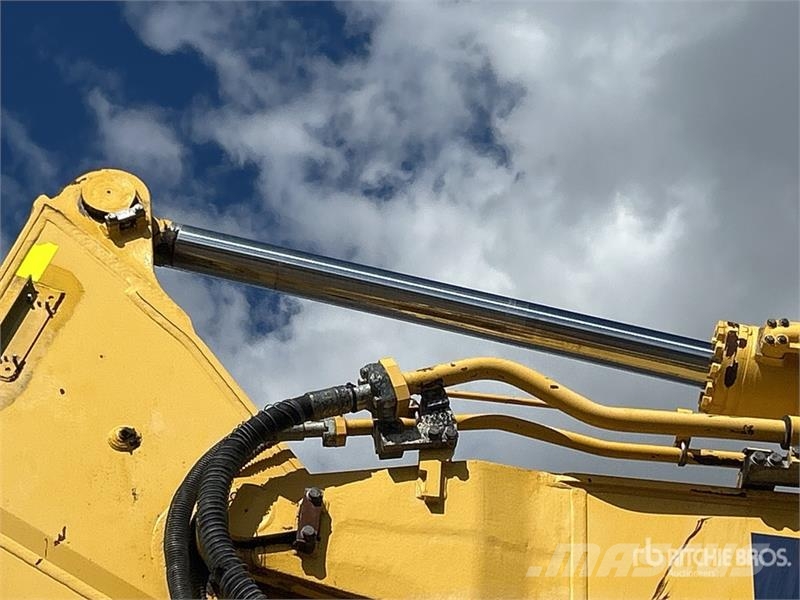 Komatsu PC300LC-8M0 Tracked Excavator Bageri guseničari