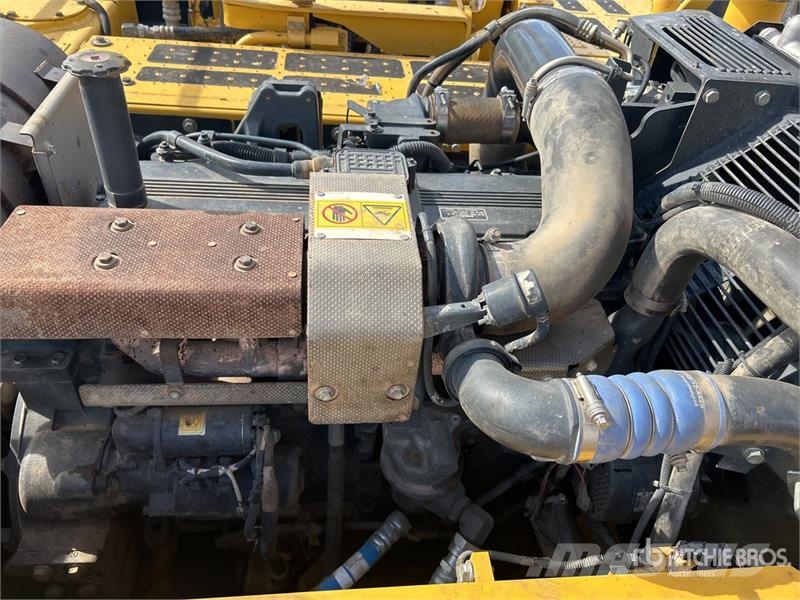 Komatsu PC300LC-8M0 Tracked Excavator Bageri guseničari