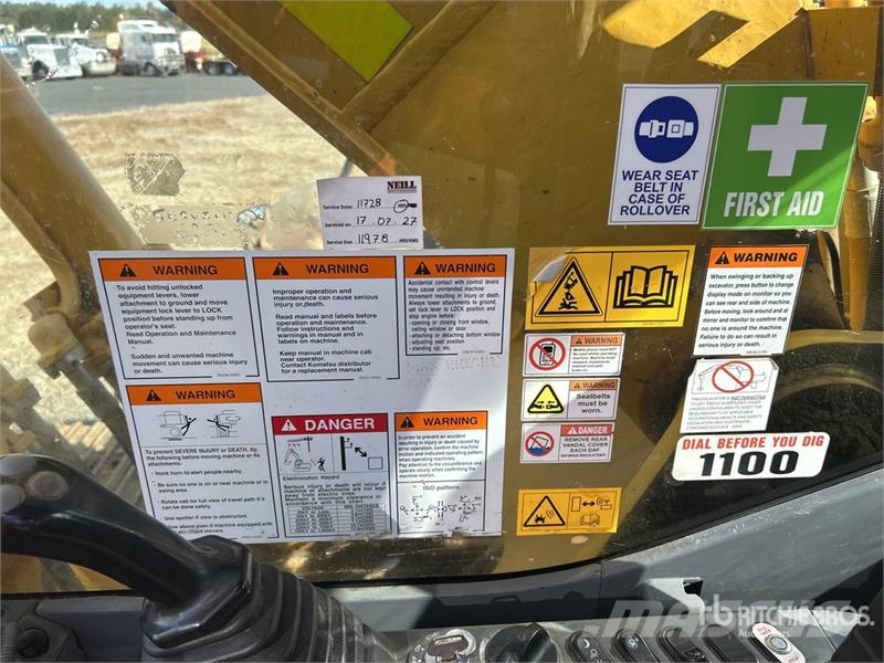 Komatsu PC300LC-8M0 Tracked Excavator Roomikekskavaatorid