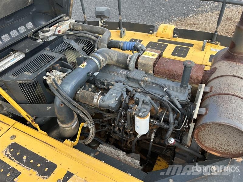 Komatsu PC300LC-8M0 Tracked Excavator Roomikekskavaatorid