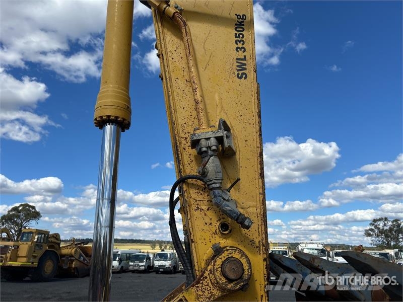 Komatsu PC300LC-8M0 Tracked Excavator Bageri guseničari