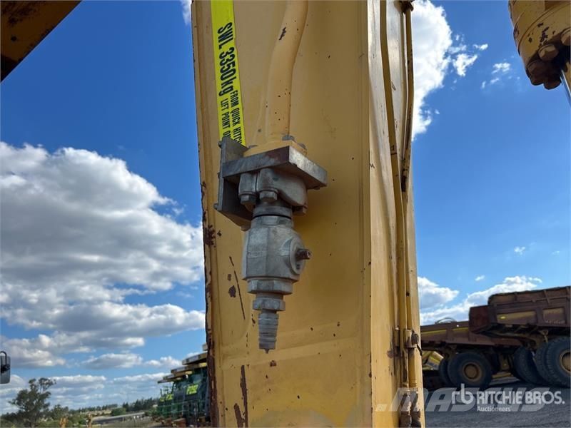 Komatsu PC300LC-8M0 Tracked Excavator Roomikekskavaatorid