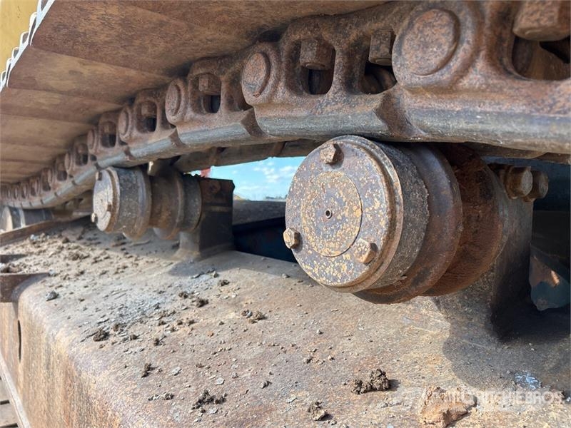 Komatsu PC300LC-8M0 Tracked Excavator Roomikekskavaatorid