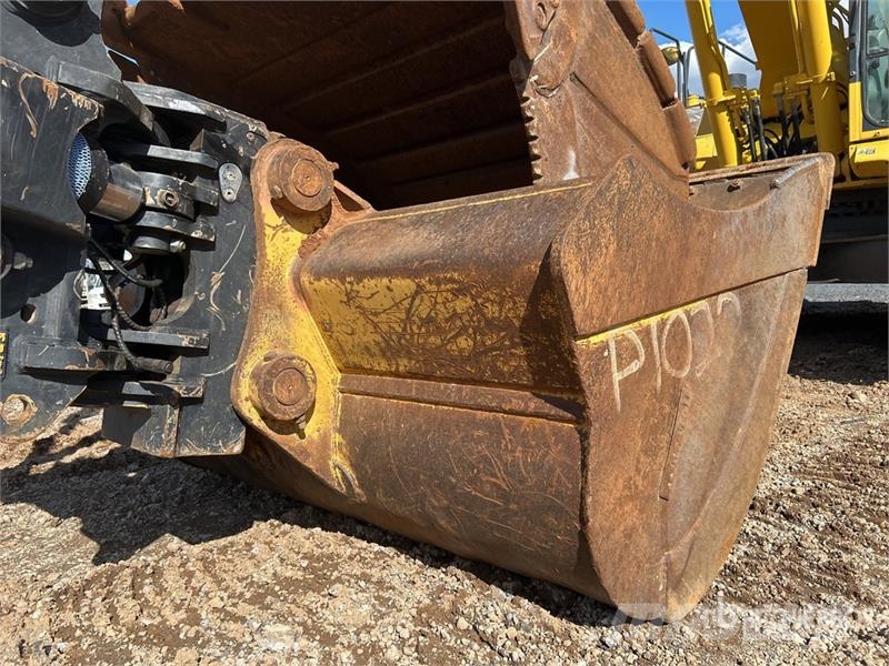 Komatsu PC300LC-8M0 Tracked Excavator Lánctalpas kotrók