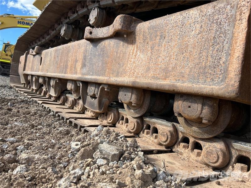 Komatsu PC300LC-8M0 Tracked Excavator Roomikekskavaatorid