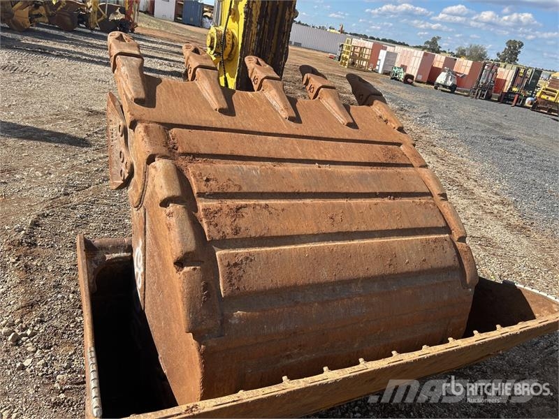 Komatsu PC300LC-8M0 Tracked Excavator Lánctalpas kotrók