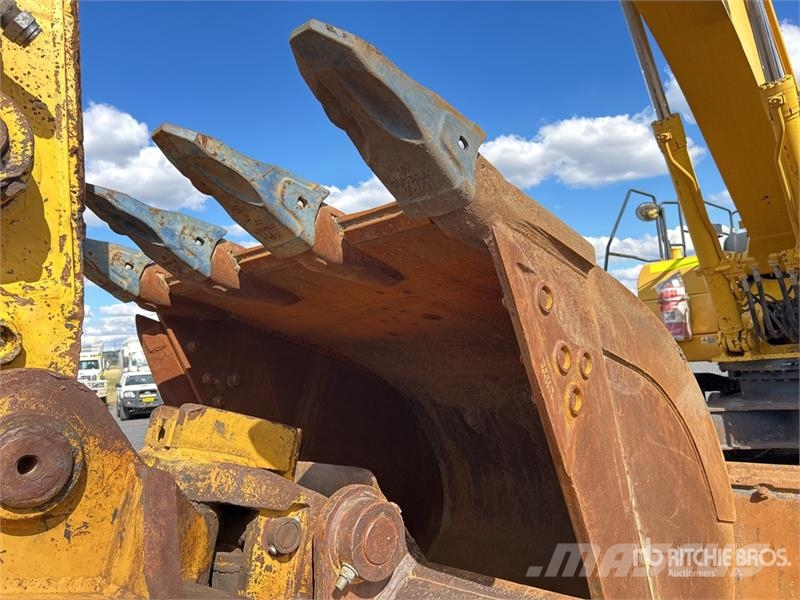 Komatsu PC300LC-8M0 Tracked Excavator Bageri guseničari