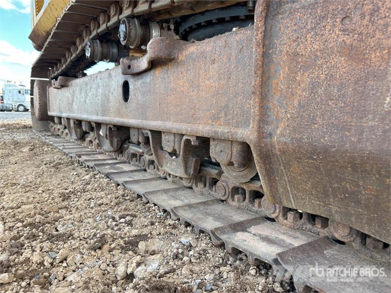 Komatsu PC300LC-8M0 Tracked Excavator Roomikekskavaatorid
