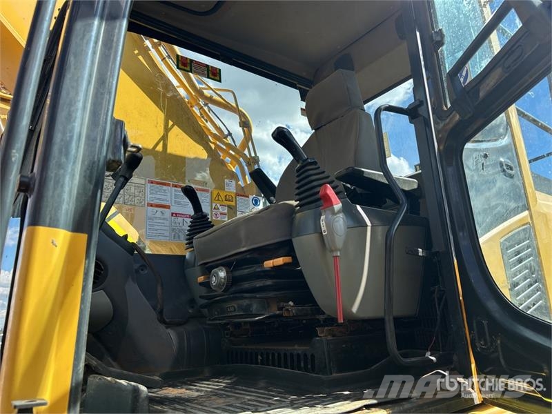 Komatsu PC300LC-8M0 Tracked Excavator Lánctalpas kotrók