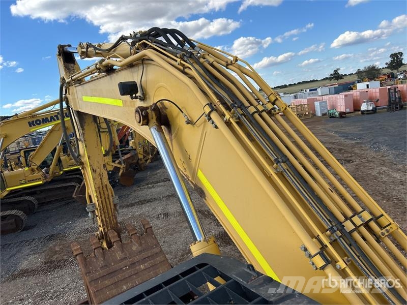 Komatsu PC300LC-8M0 Tracked Excavator Roomikekskavaatorid