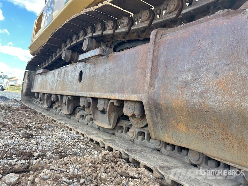 Komatsu PC300LC-8M0 Tracked Excavator Bageri guseničari
