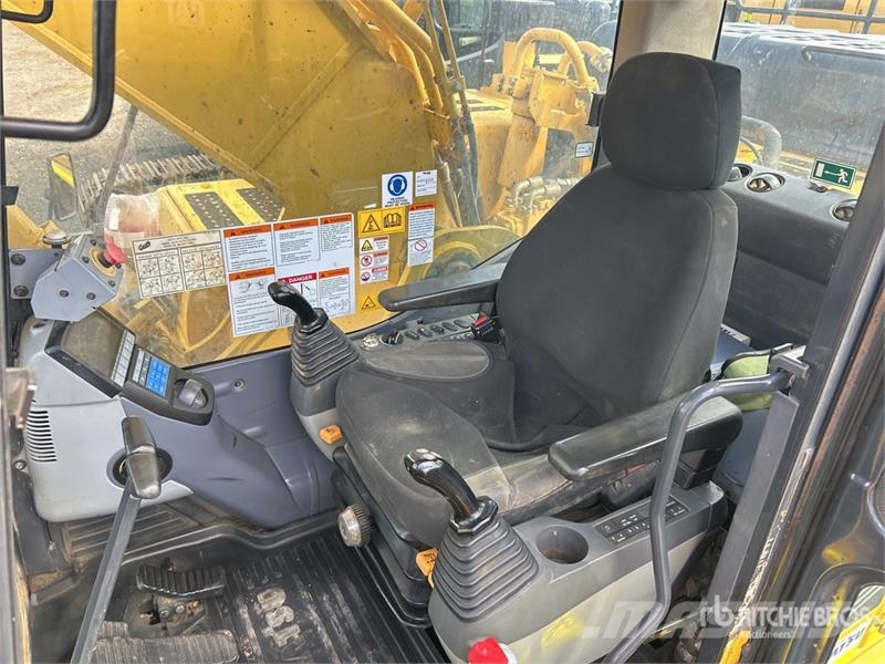 Komatsu PC300LC-8M0 Tracked Excavator Bageri guseničari