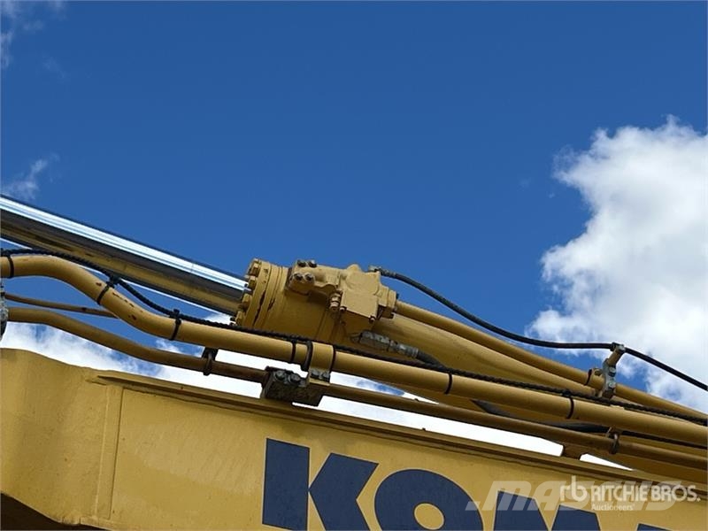 Komatsu PC300LC-8M0 Tracked Excavator Lánctalpas kotrók