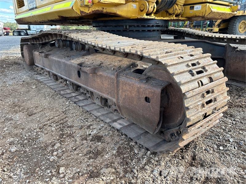 Komatsu PC300LC-8M0 Tracked Excavator Roomikekskavaatorid